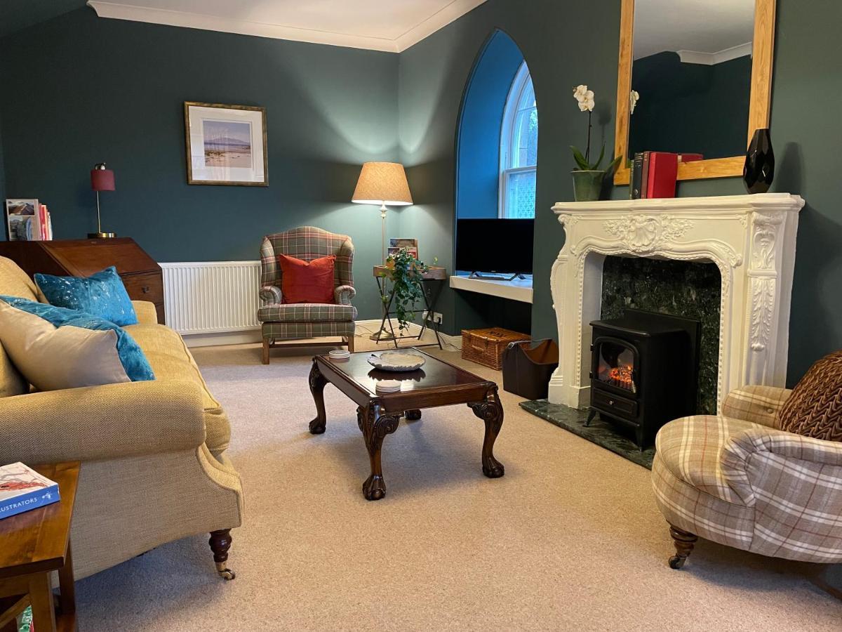 Luxury Garden * Dalry (North Ayrshire)